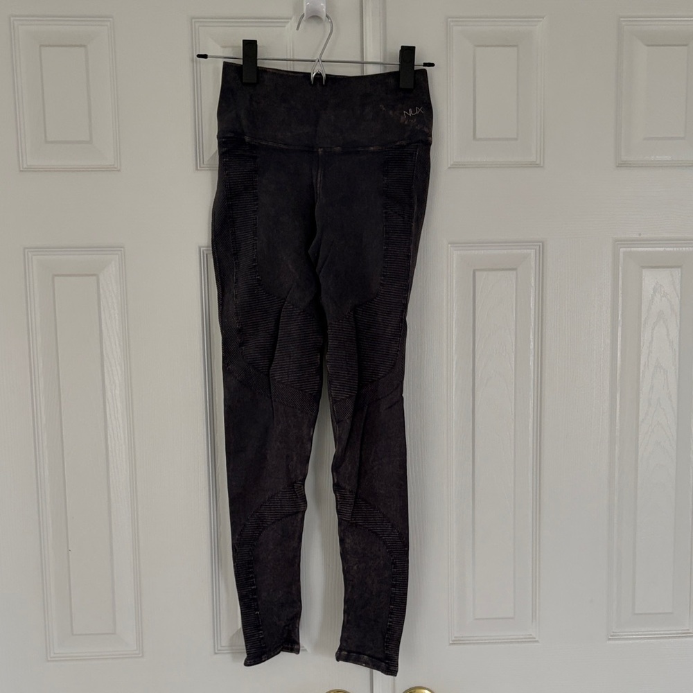 NUX Black Ribbed Seamless Leggings with Subtle Washed Detail